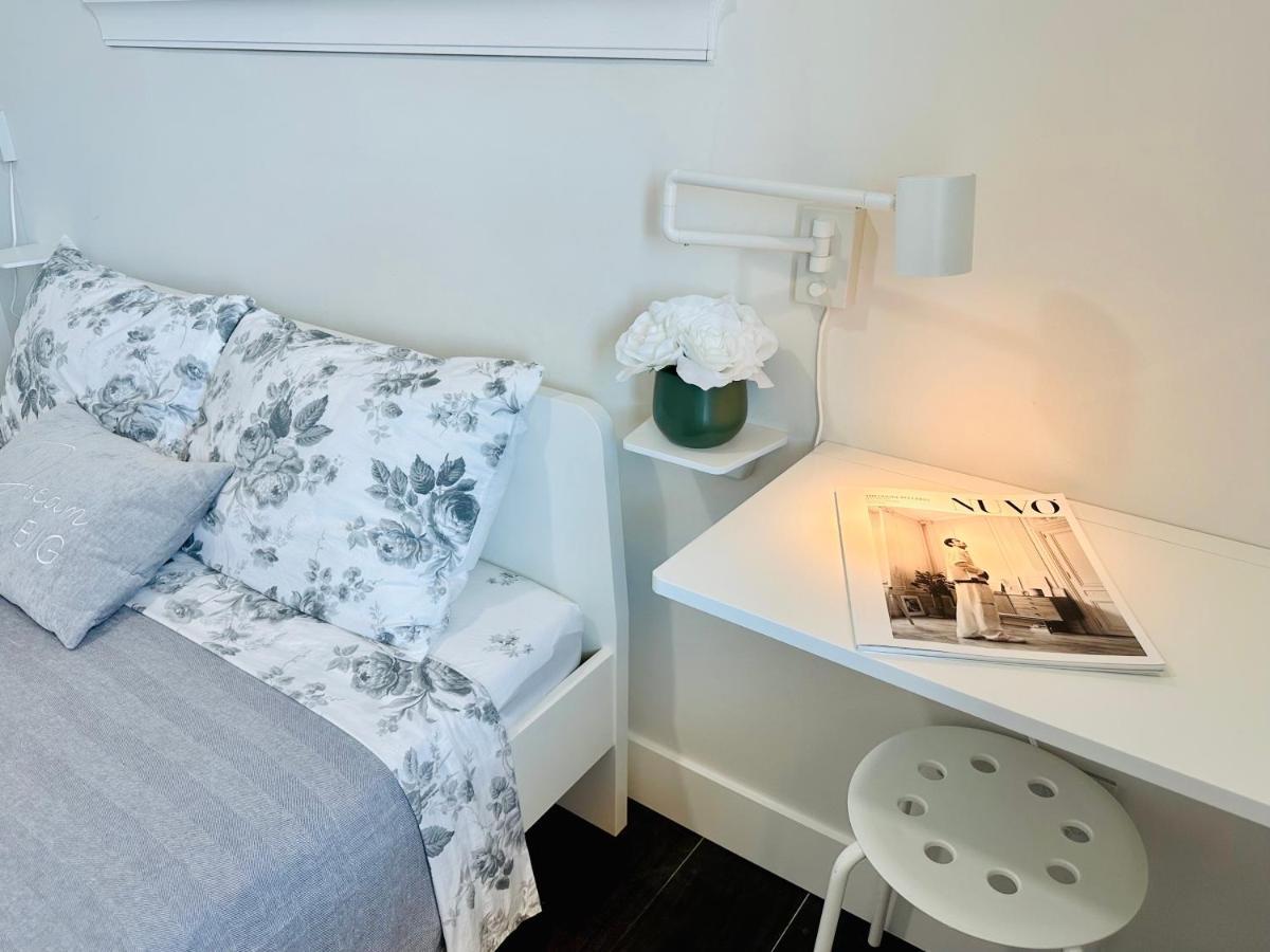 וונקובר 2Br 1.5Ba Full Kitchen Private Guest House - Free Parking - Central Location מראה חיצוני תמונה
