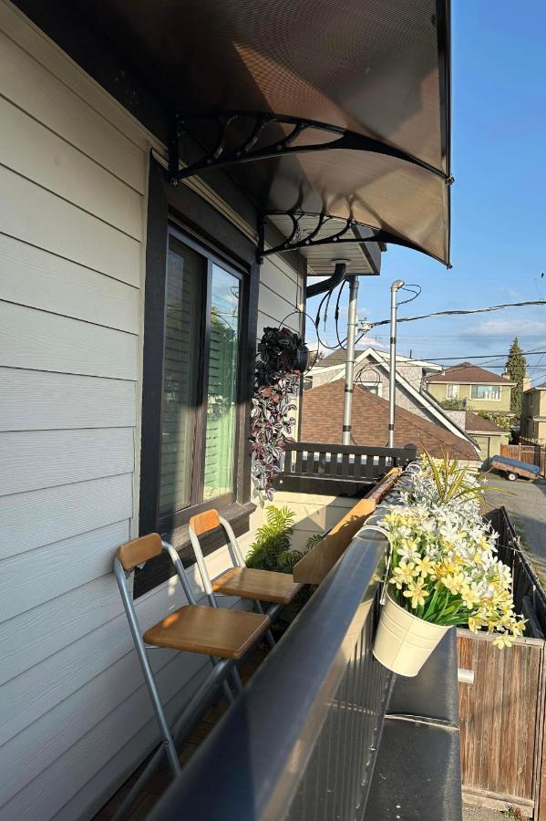 וונקובר 2Br 1.5Ba Full Kitchen Private Guest House - Free Parking - Central Location מראה חיצוני תמונה